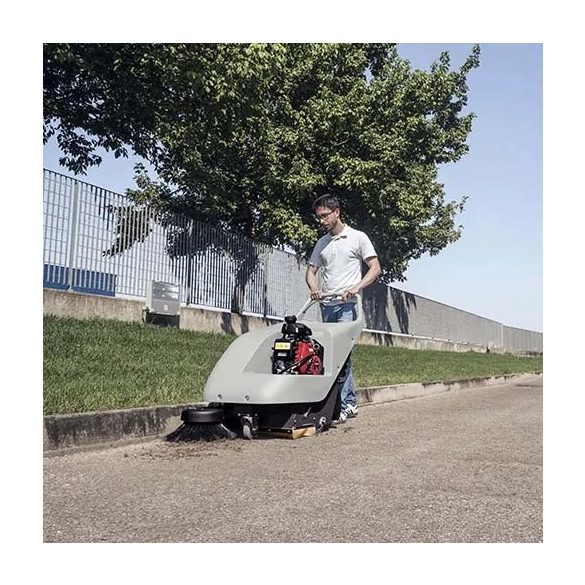 Comac CS50 HT önjáró benzinmotoros ipari seprőgép
