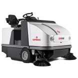 Comac CS90 B vezetőüléses akkumulátoros ipari seprőgép